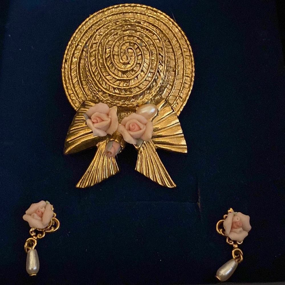 LADIES CUTE SPRINGTIME BROOCH FROM JTV